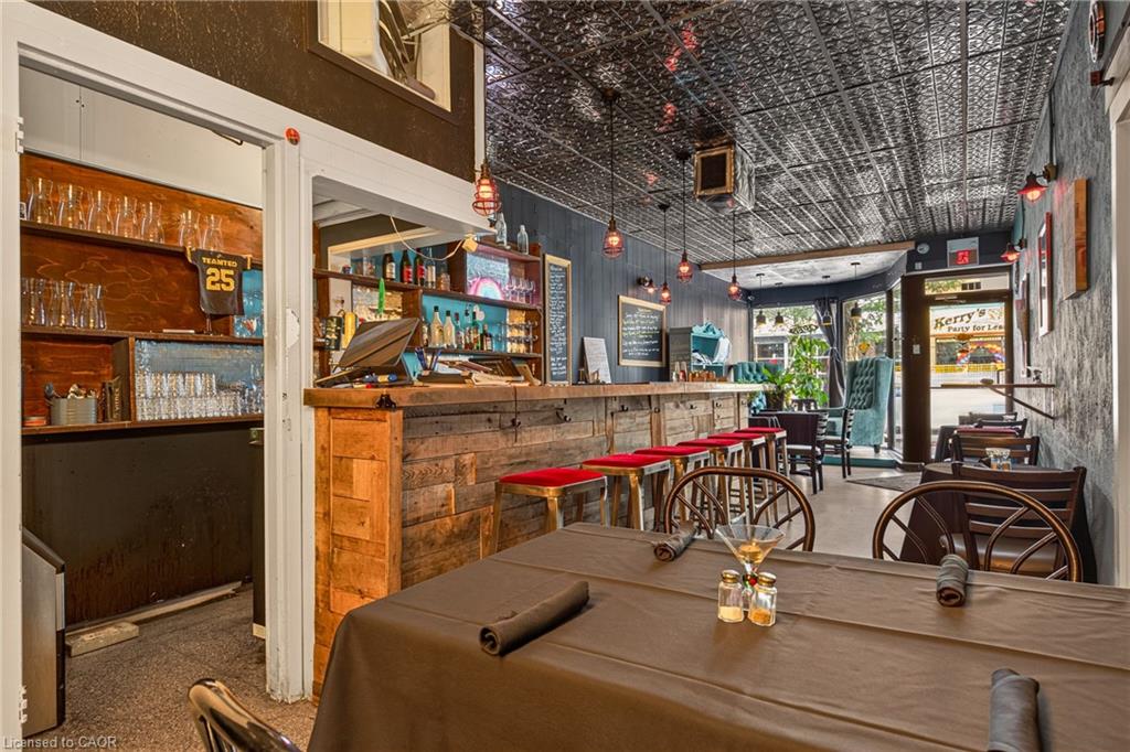 187 Ottawa Property Photo 8