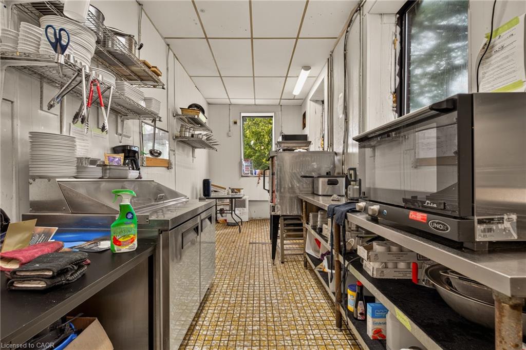 187 Ottawa Property Photo 18