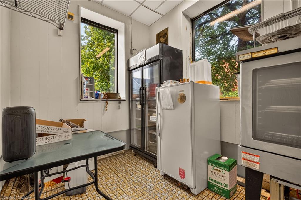 187 Ottawa Property Photo 19