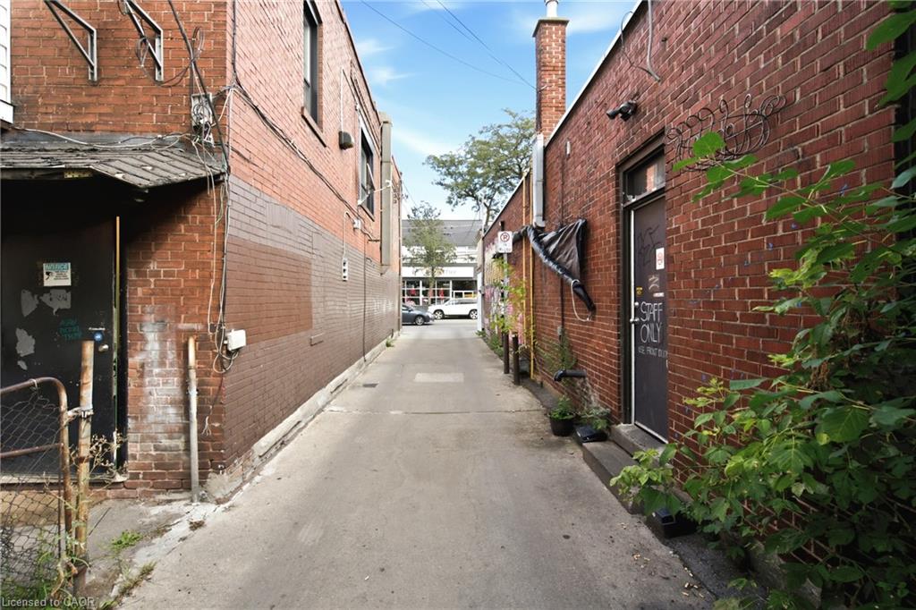 187 Ottawa Property Photo 21