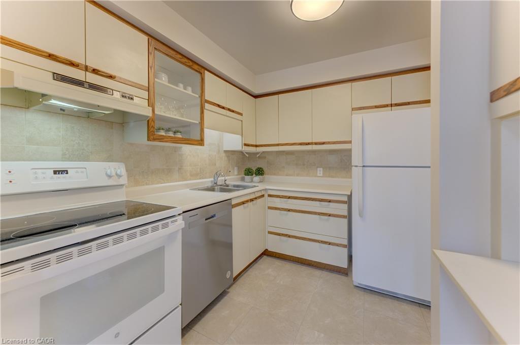 4-360 Cornridge Place Property Photo 4