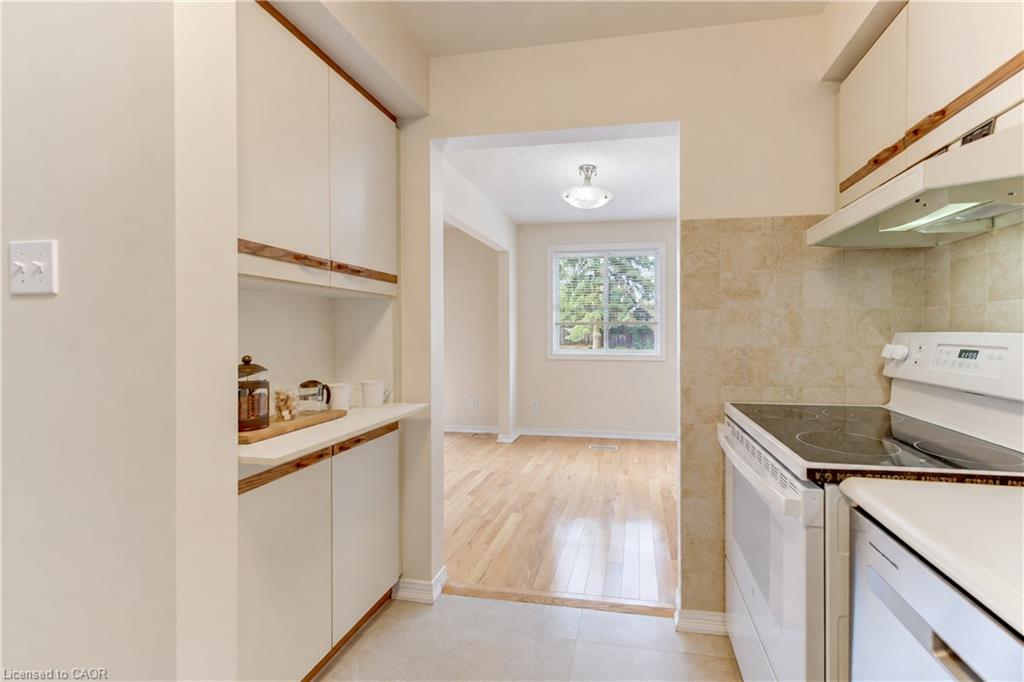 4-360 Cornridge Place Property Photo 5