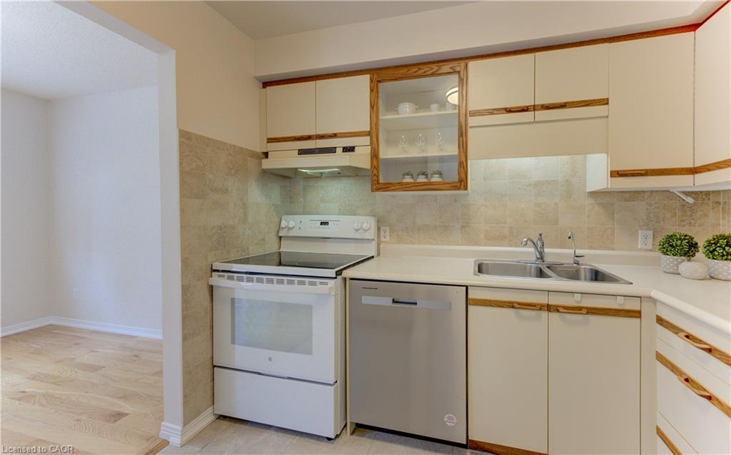 4-360 Cornridge Place Property Photo 7