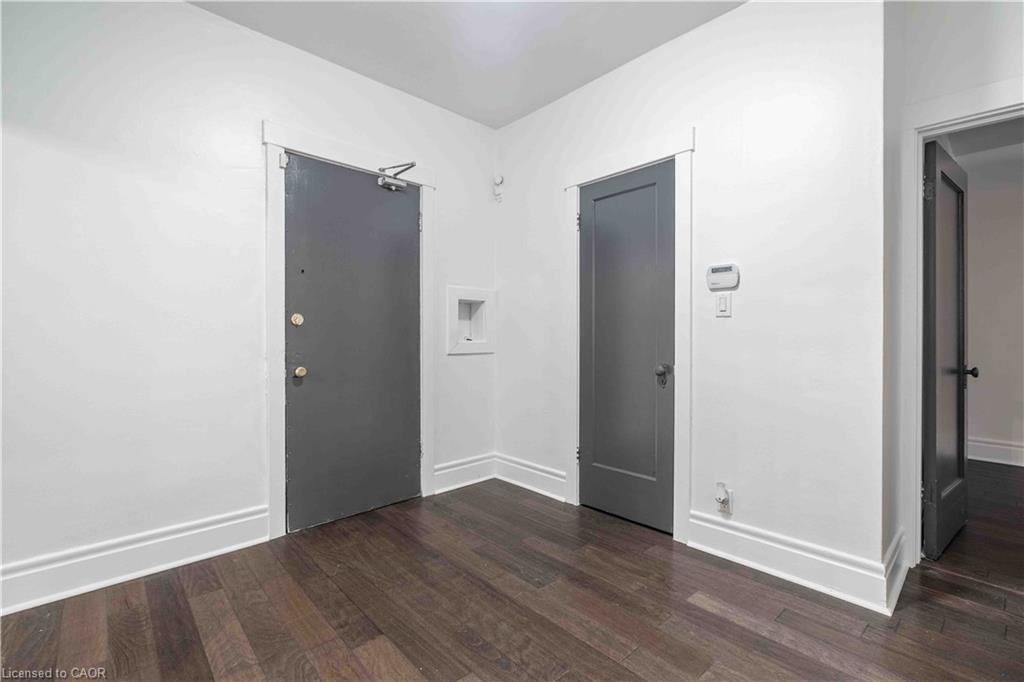 4-285 King Street W Property Photo 10