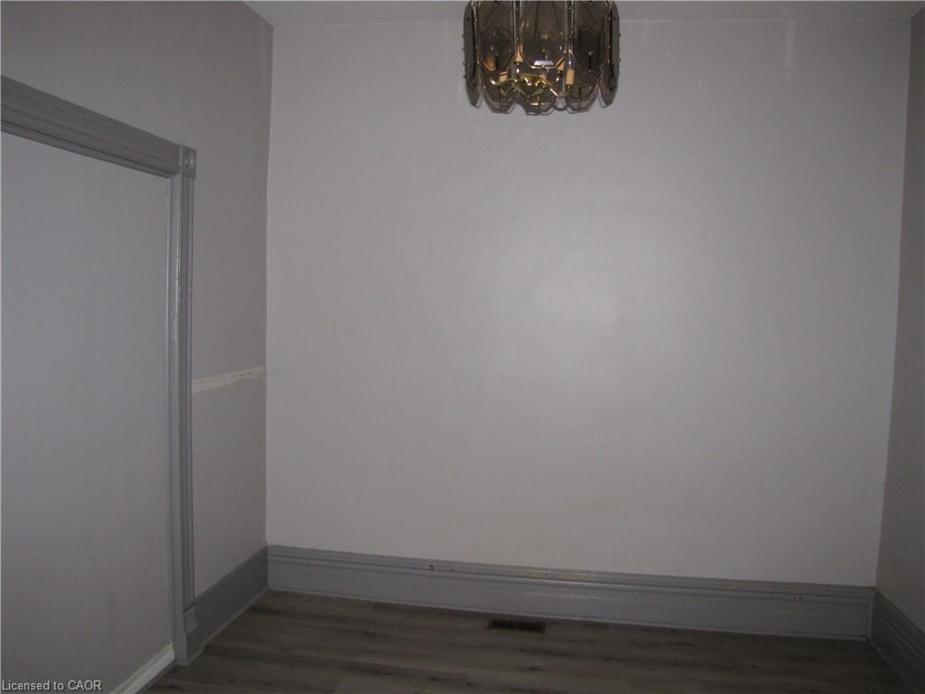 97 Kent Street N Property Photo 7