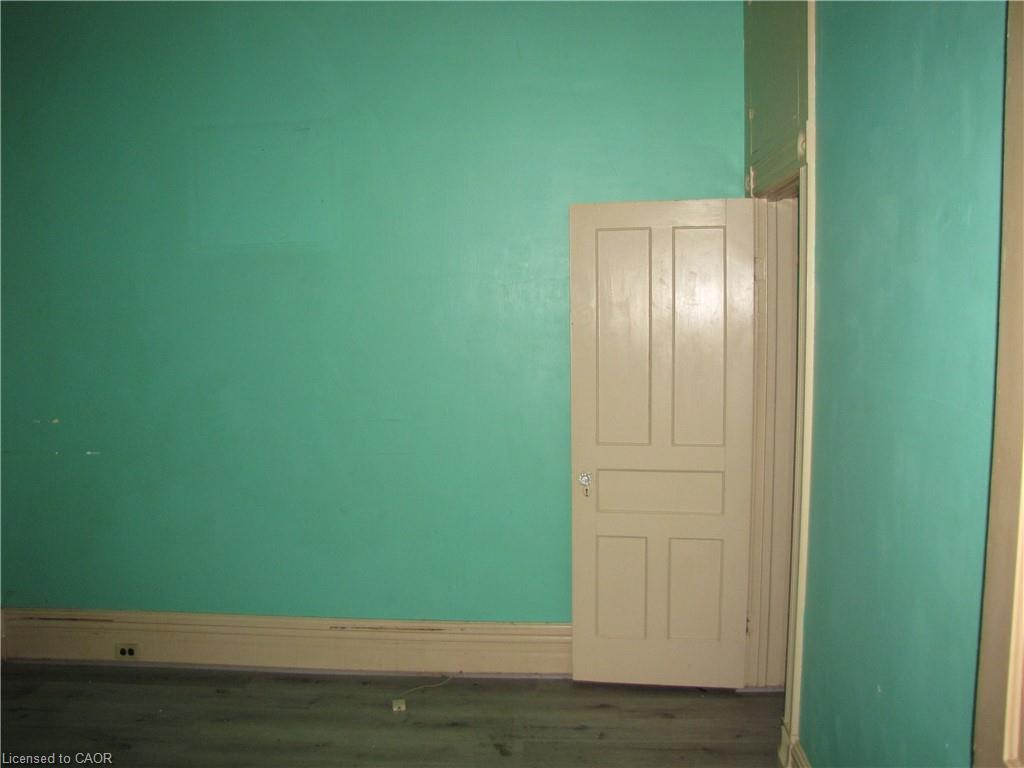 97 Kent Street N Property Photo 9