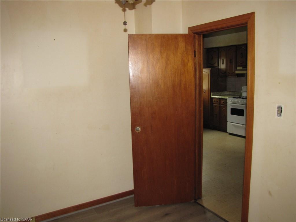 97 Kent Street N Property Photo 17