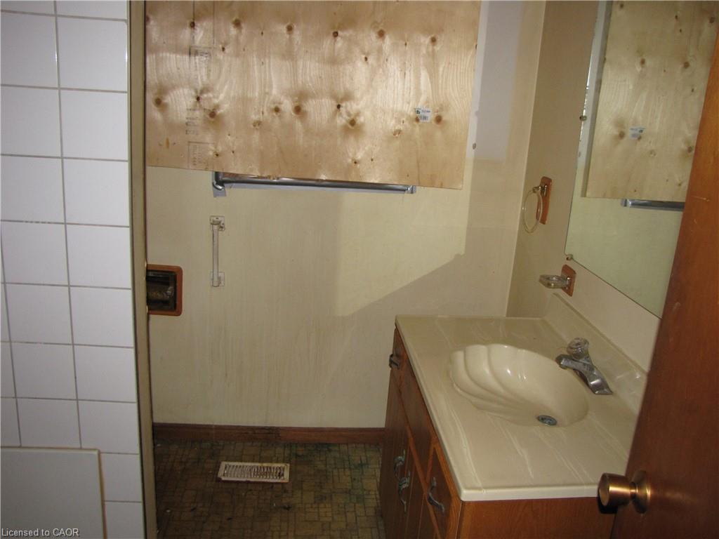 97 Kent Street N Property Photo 19