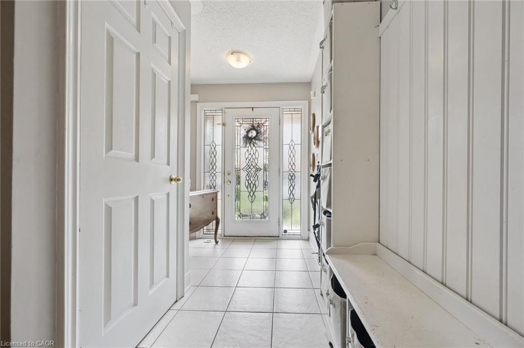 1983 Rackus Crescent Property Photo 6