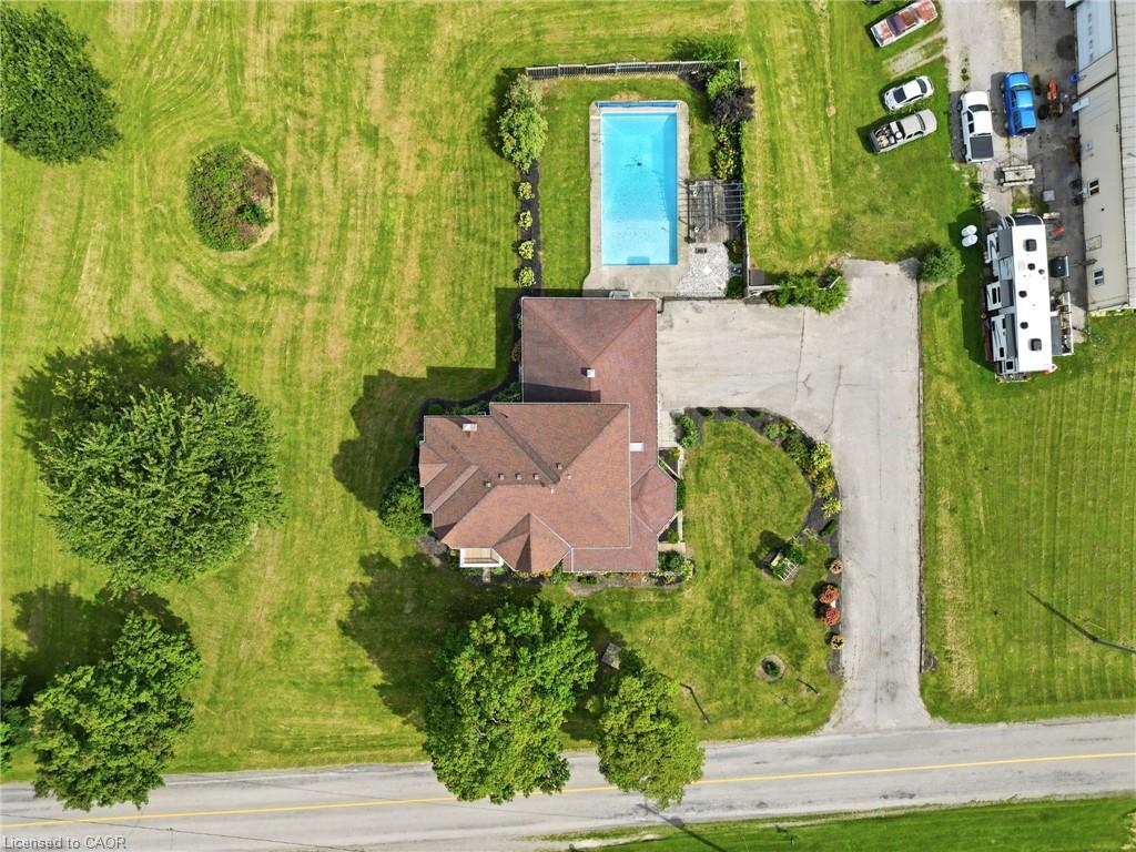 119 2nd Line Property Photo 38