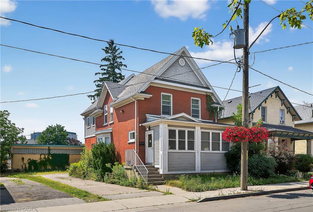 43 Dupont Street E Property Photo 1