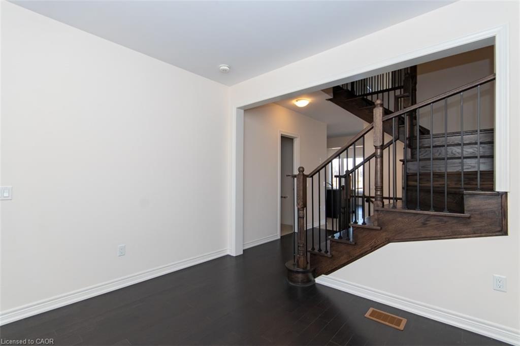 14 Cooley Grove Property Photo 8