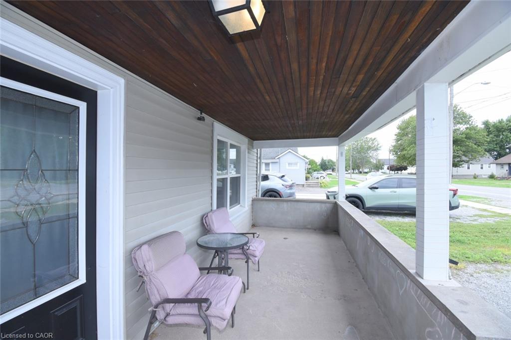 58 Wellington Street Property Photo 4