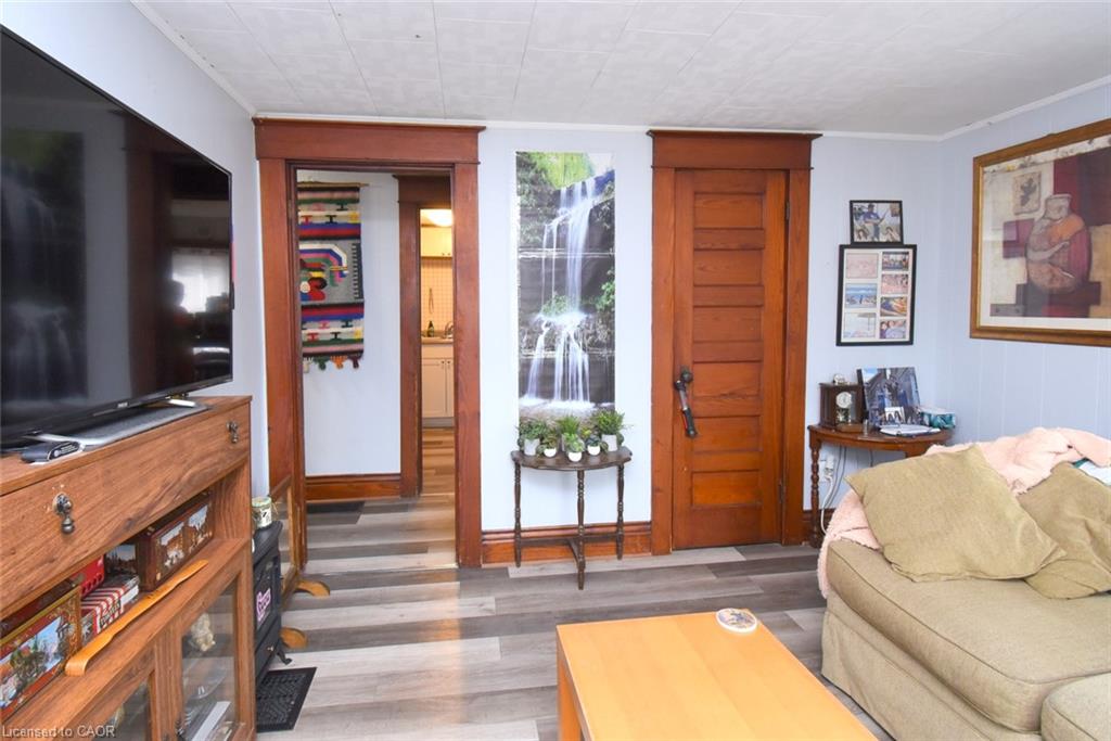 58 Wellington Street Property Photo 22