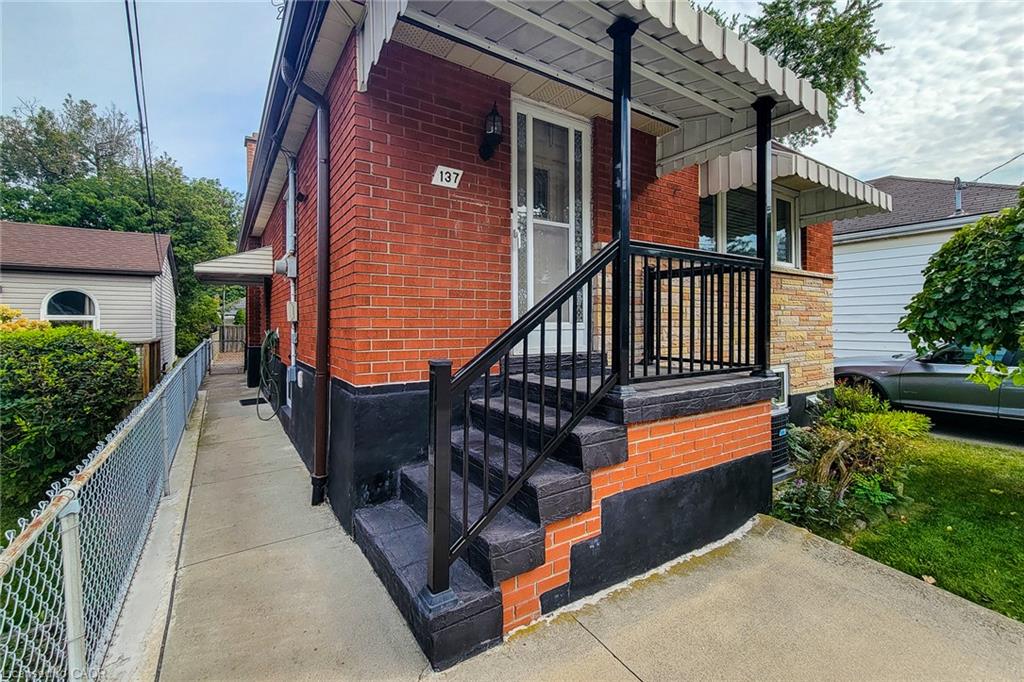 137 East 16th Street Property Photo 4