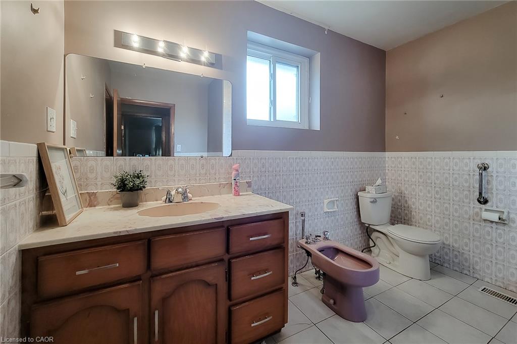 137 East 16th Street Property Photo 25