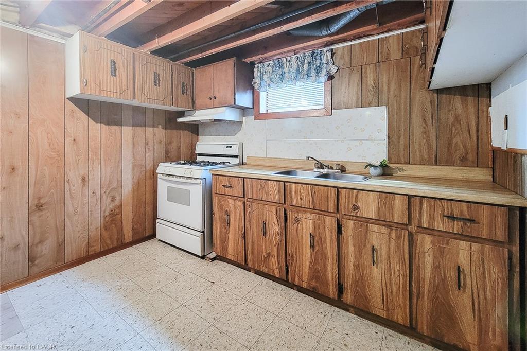 137 East 16th Street Property Photo 33