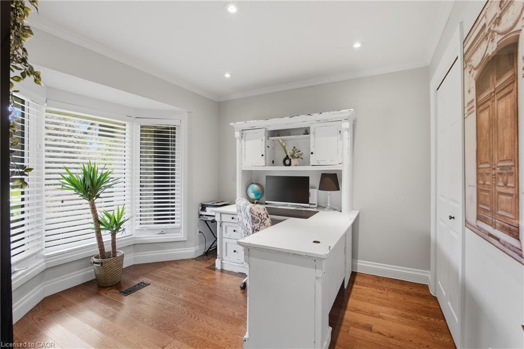 27 John Martin Crescent Property Photo 10
