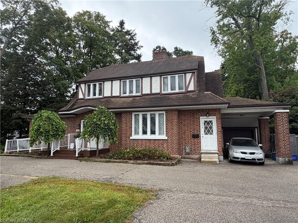 1558 King Street E Property Photo 1
