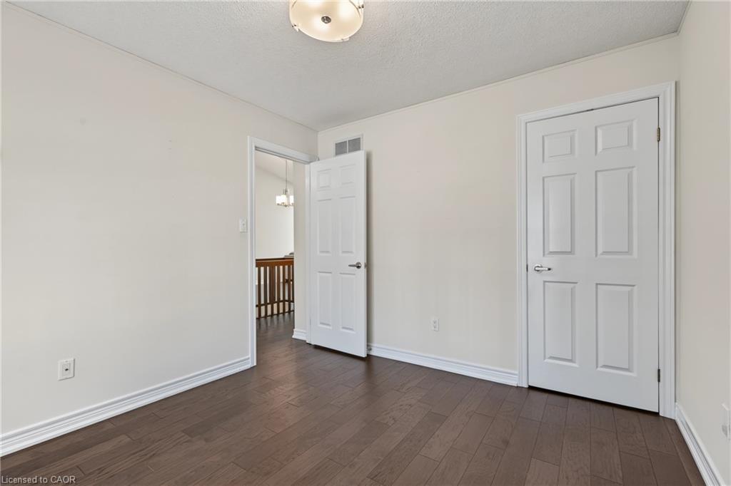 4-173 Wilson Street W Property Photo 7