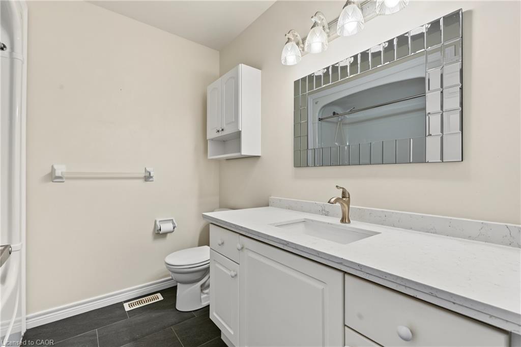4-173 Wilson Street W Property Photo 20