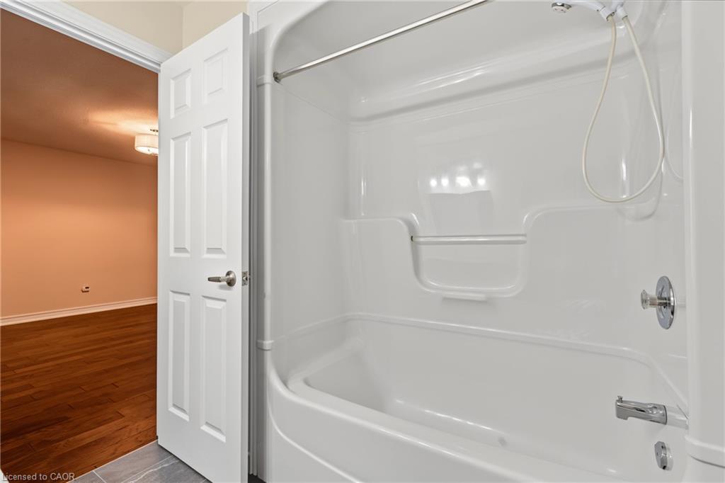 4-173 Wilson Street W Property Photo 21