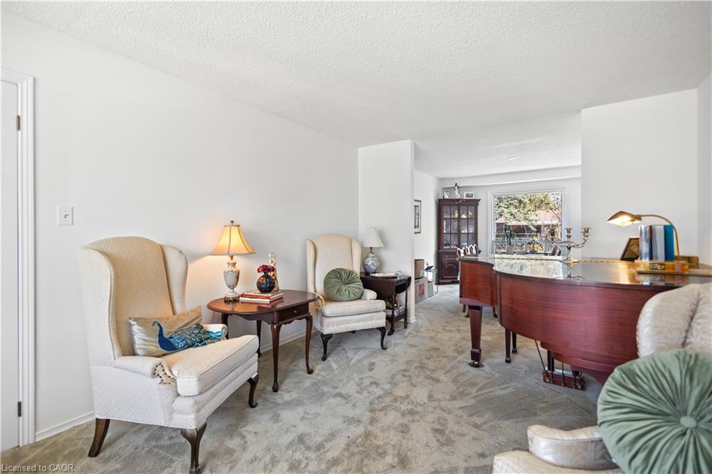 10 Atwood Crescent Property Photo 3