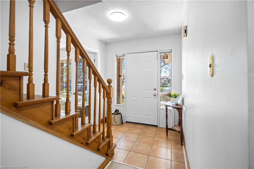 10 Atwood Crescent Property Photo 4