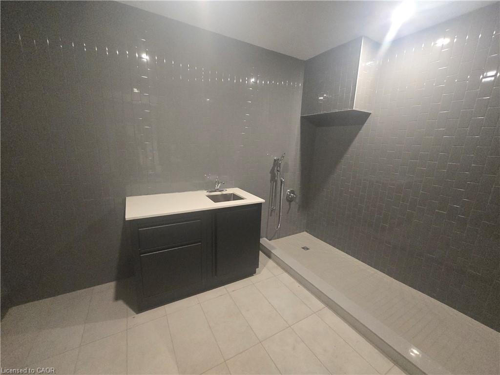 319-461 Green Road Property Photo 32