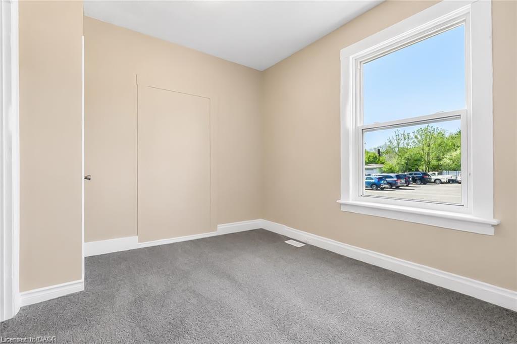 93 Lancaster Street W Property Photo 9