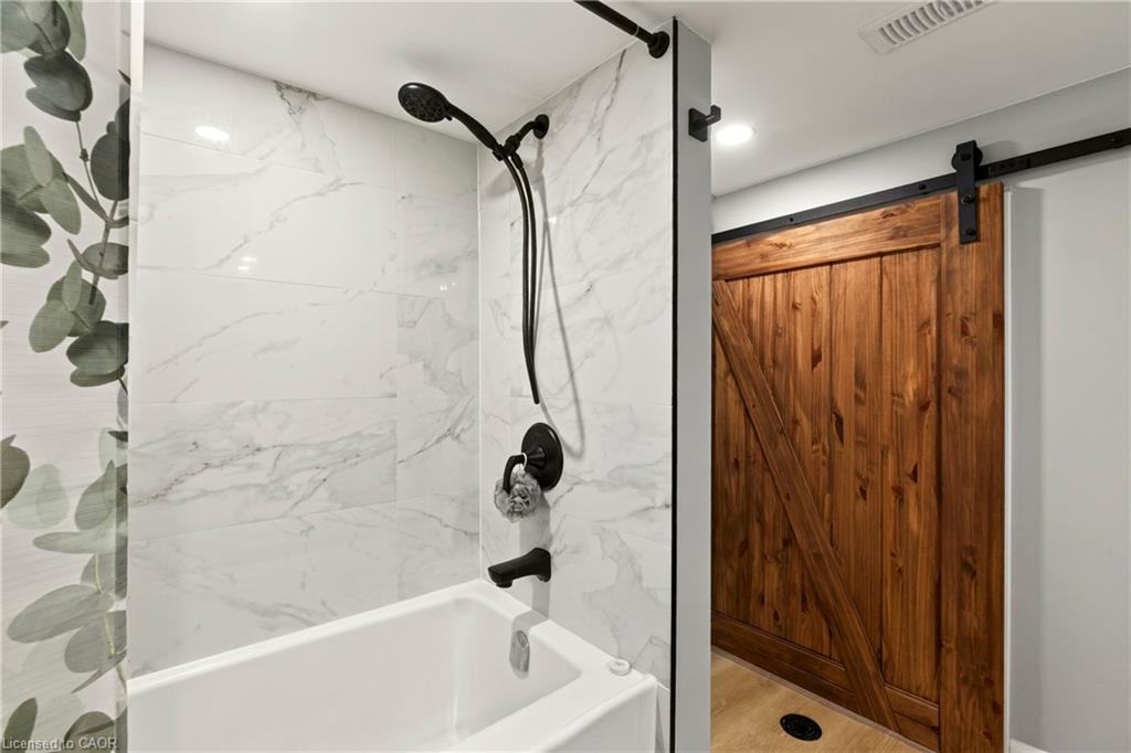 38 East 17th Street Property Photo 39