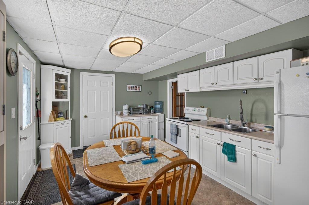 4 Erie Avenue Property Photo 9
