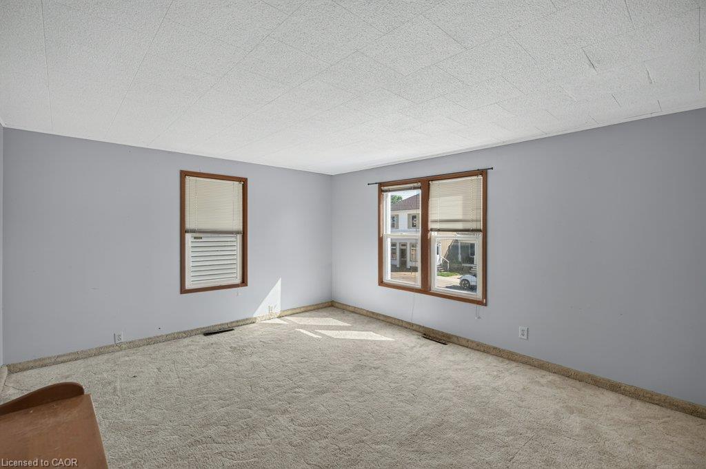 4 Erie Avenue Property Photo 23