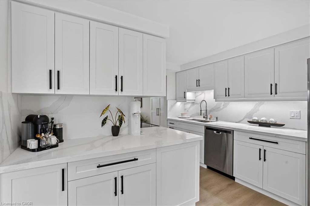 23 Briar Knoll Drive Property Photo 8