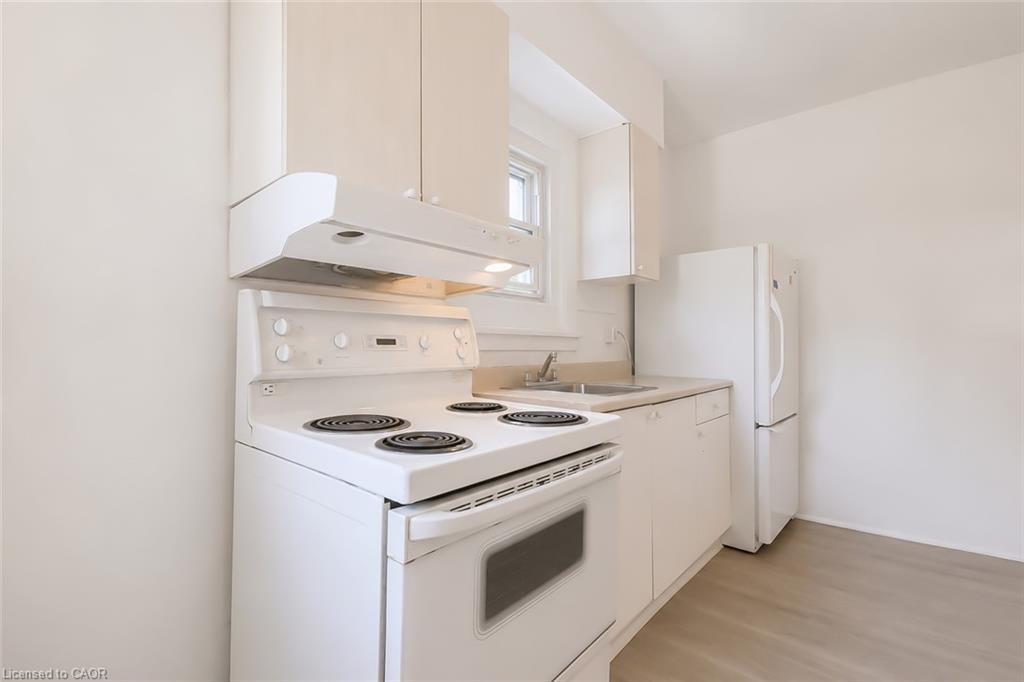 87 Lancaster Street W Property Photo 9