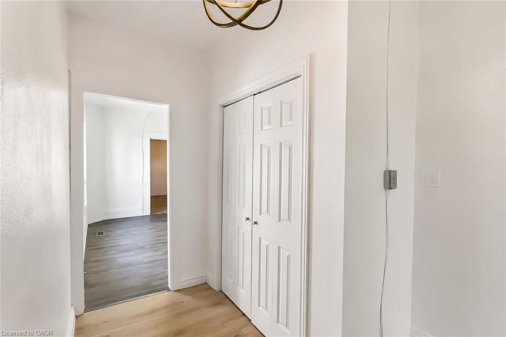 87 Lancaster Street W Property Photo 11