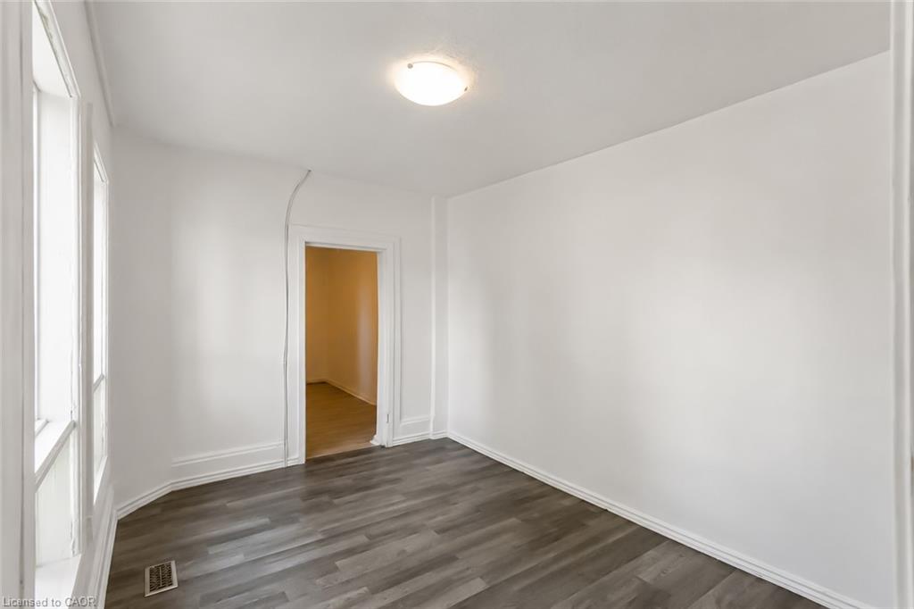 87 Lancaster Street W Property Photo 13