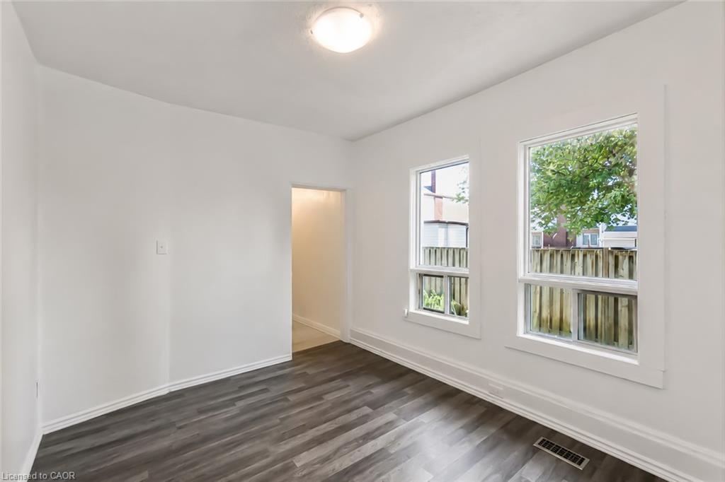 87 Lancaster Street W Property Photo 14