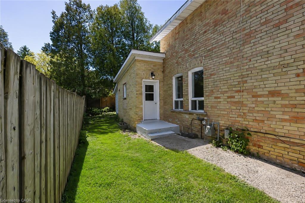 87 Lancaster Street W Property Photo 18