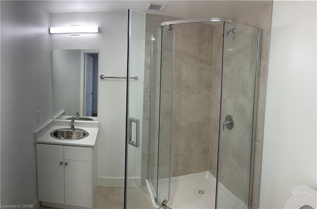 308-1 Wellington Street Property Photo 5