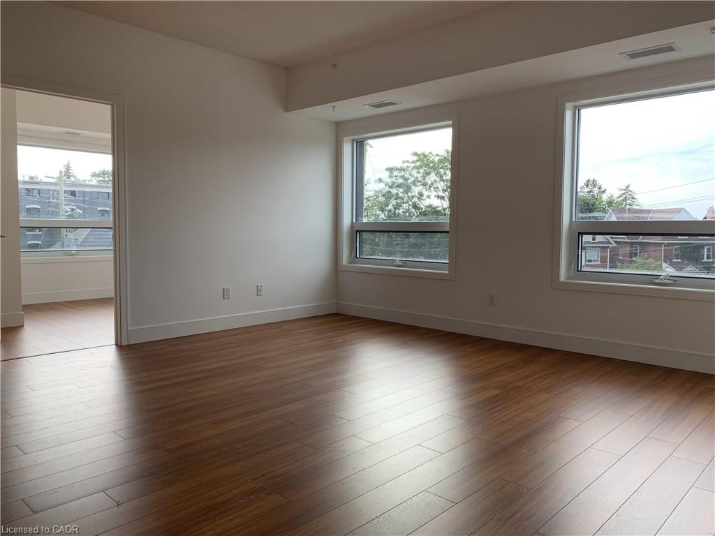 308-1 Wellington Street Property Photo 9
