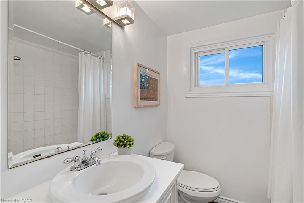 23-25 Upper Canada Drive Property Photo 21