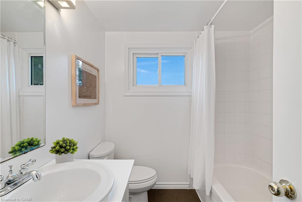 23-25 Upper Canada Drive Property Photo 22