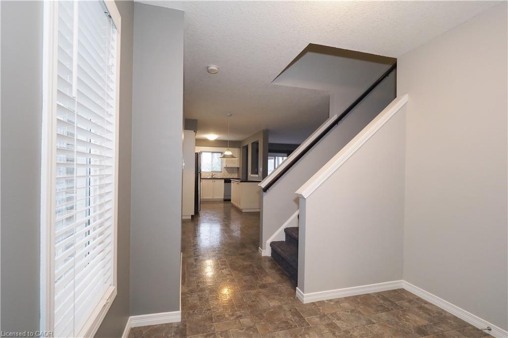 J37-7 Upper Mercer Street Property Photo 6
