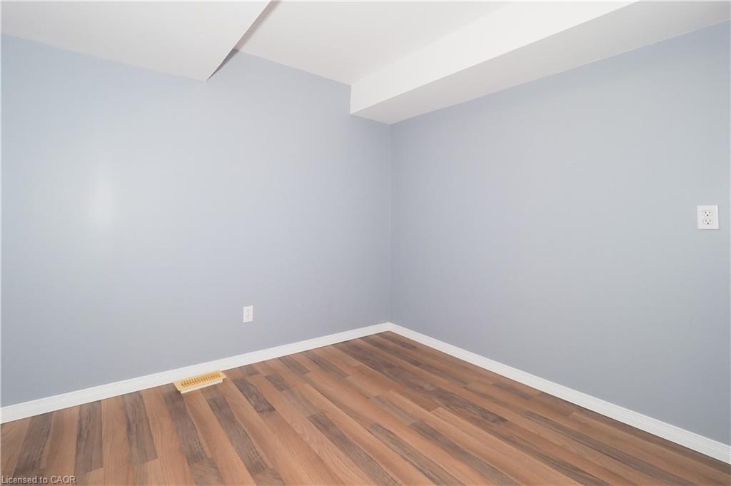J37-7 Upper Mercer Street Property Photo 40