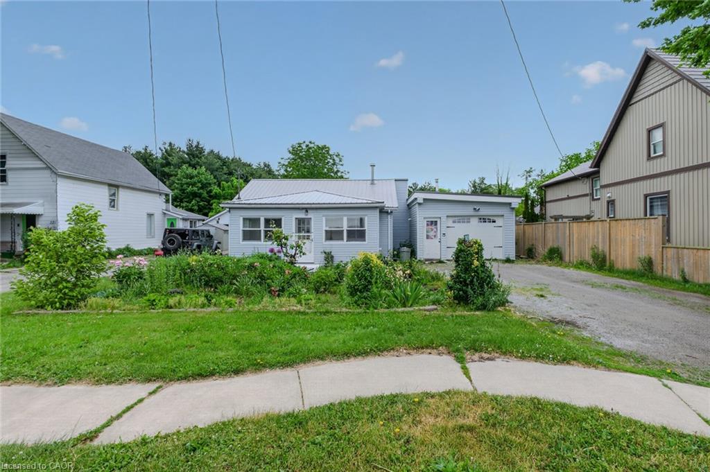 140 Townline Street Property Photo 1