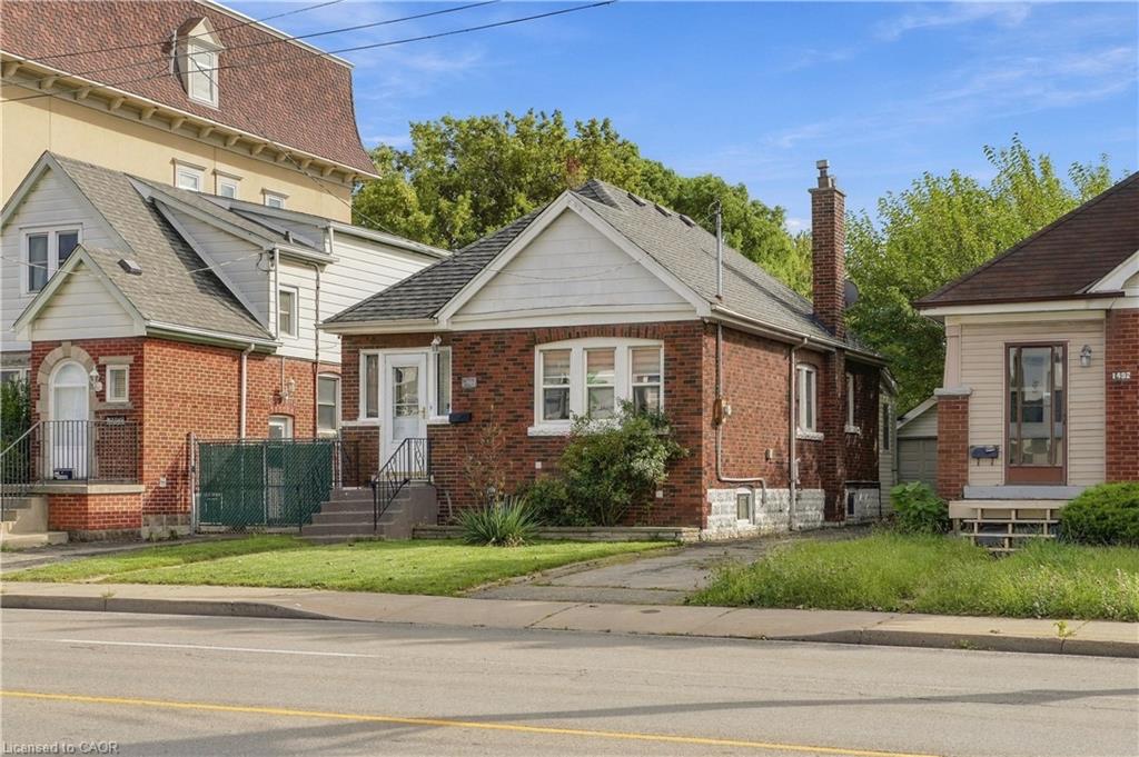1494 Main Street E Property Photo 4