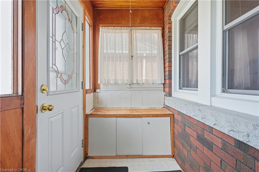 1494 Main Street E Property Photo 7