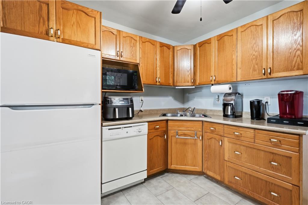 1494 Main Street E Property Photo 14