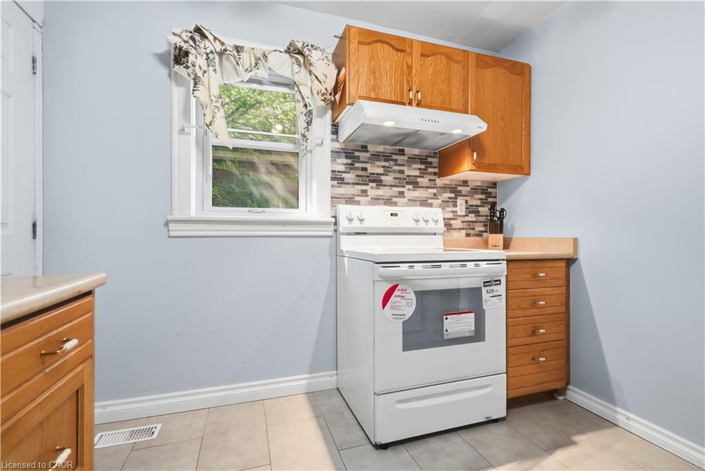 1494 Main Street E Property Photo 16